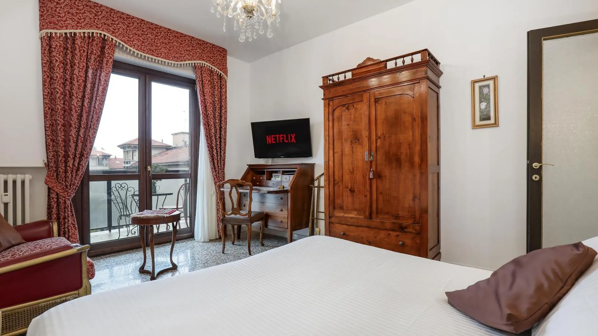 Suite Angolo Alla Stazione - Appartamento Con Terrazzo Panoramico Pavie